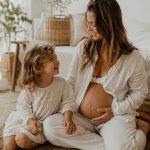 une maman enceinte pour la deuxième fois se demande si elle va faire une liste de naissance pour un deuxième bébé.