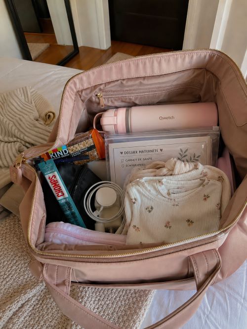 liste complète valise maternité, bébé maman pour la salle d'accouchement