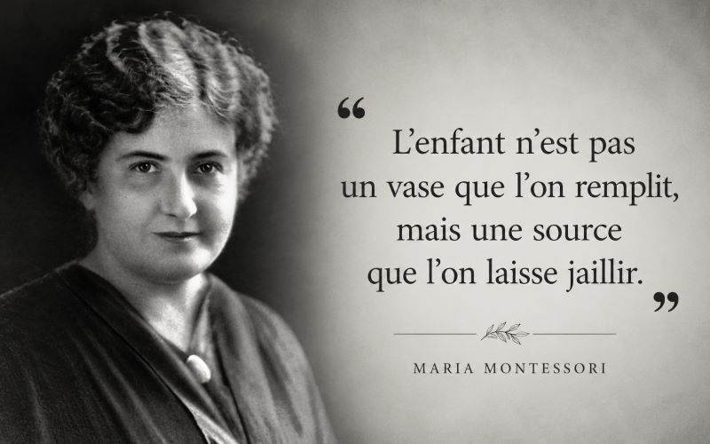 jouets Montessori : Portrait en noir et blanc de Maria Montessori accompagné de sa célèbre citation sur l'éducation des enfants, illustrant les principes de la pédagogie Montessori.