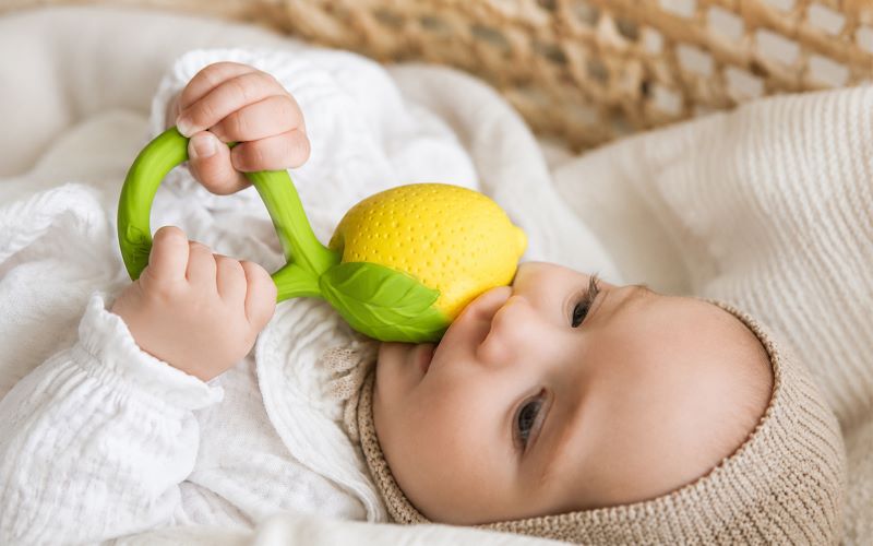 Jouets Montessori 3 mois avec hochet sensoriel pour bébé