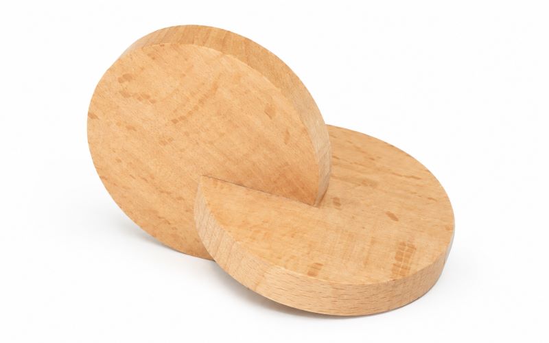 Hochet double disque en bois, jouet Montessori 3 mois idéal pour développer la préhension volontaire de bébé.